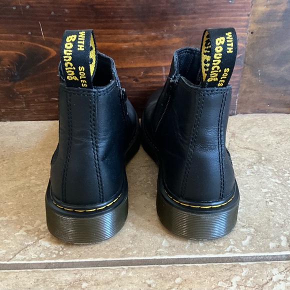 Dr. Martens Youth Softly T Chelsea Boots - Picture 5 of 6